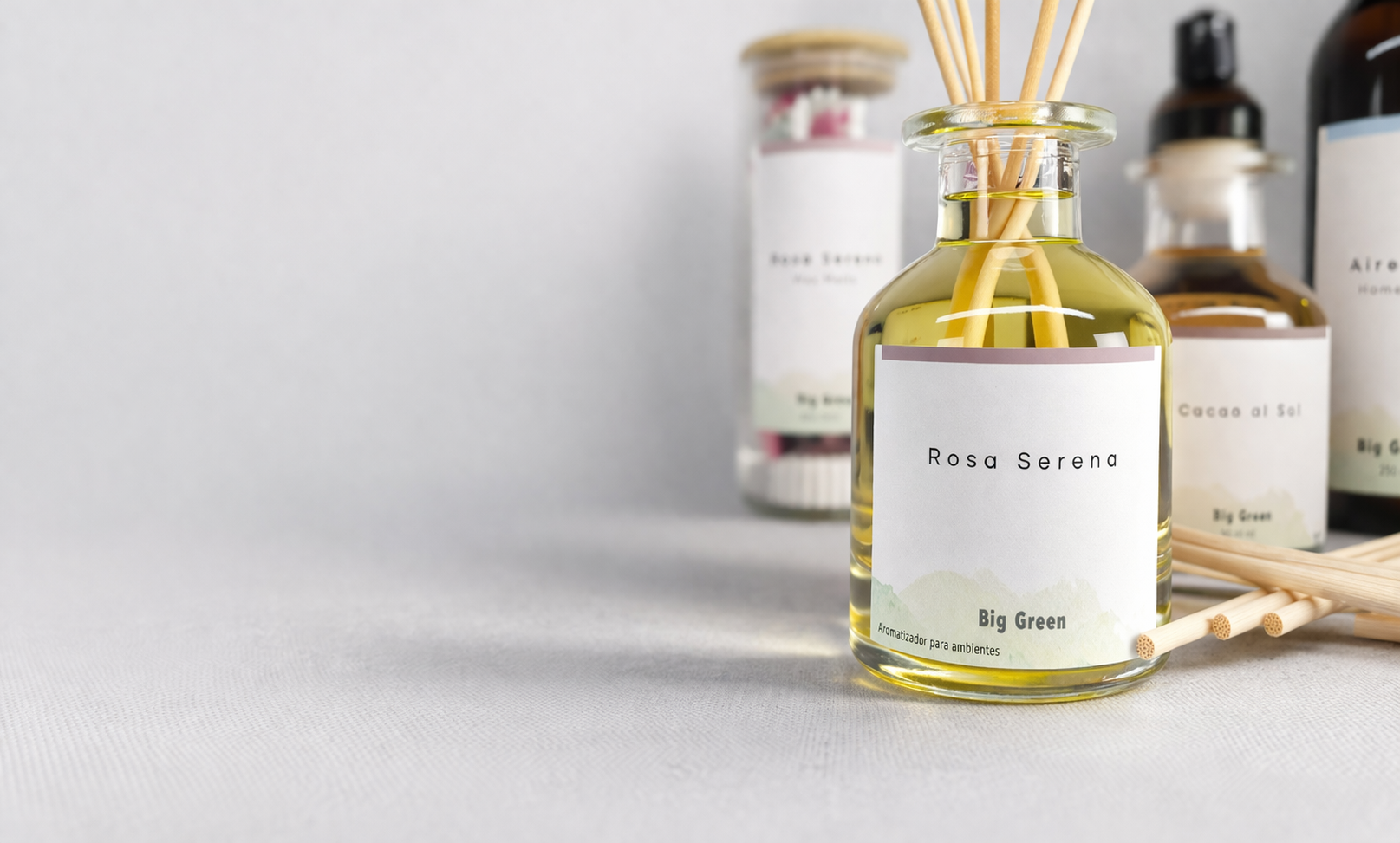 Difusor de fragancia para hogar con aceite aromático y varillas de madera